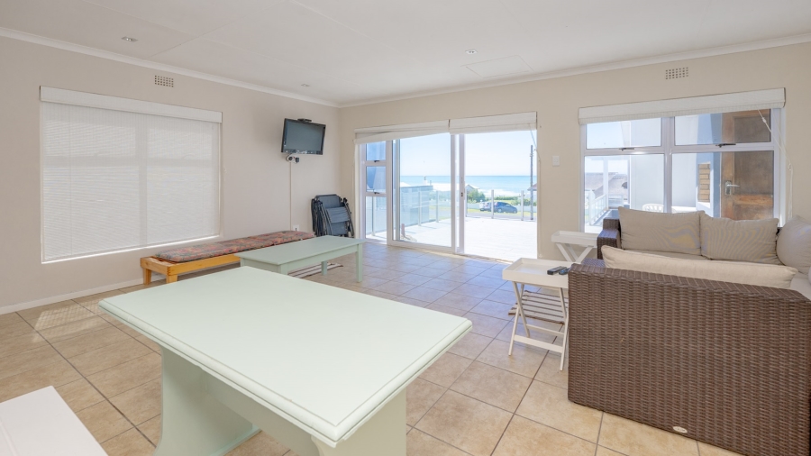 6 Bedroom Property for Sale in Agulhas Western Cape